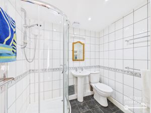 Ensuite- click for photo gallery